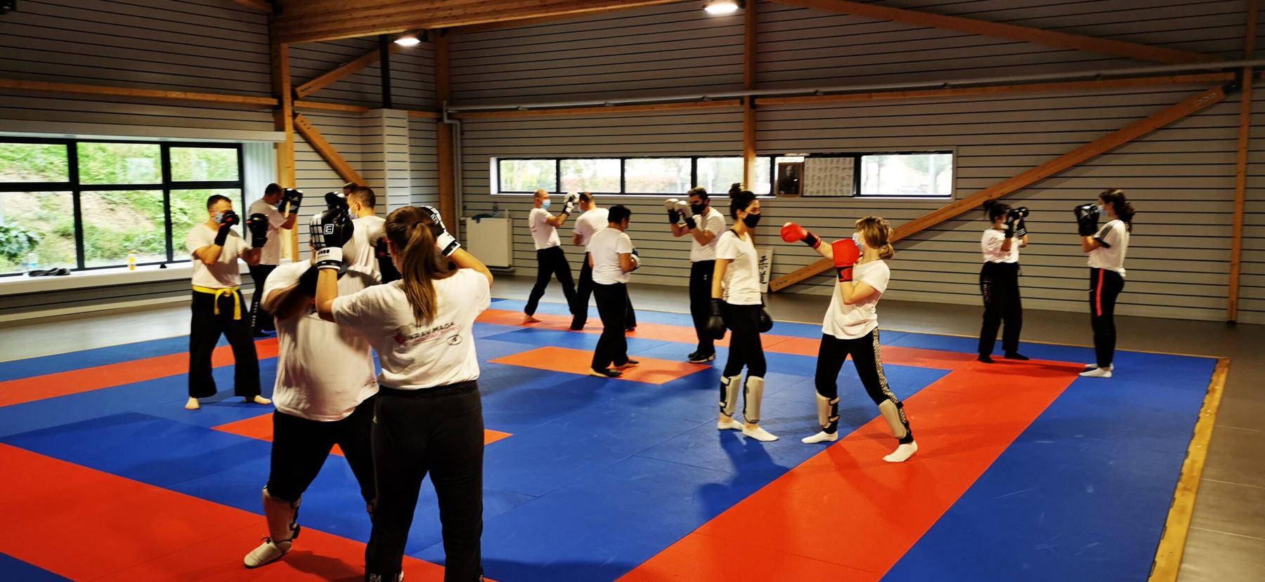 Cours de self-défense Krav Maga sur tatamis à Terville